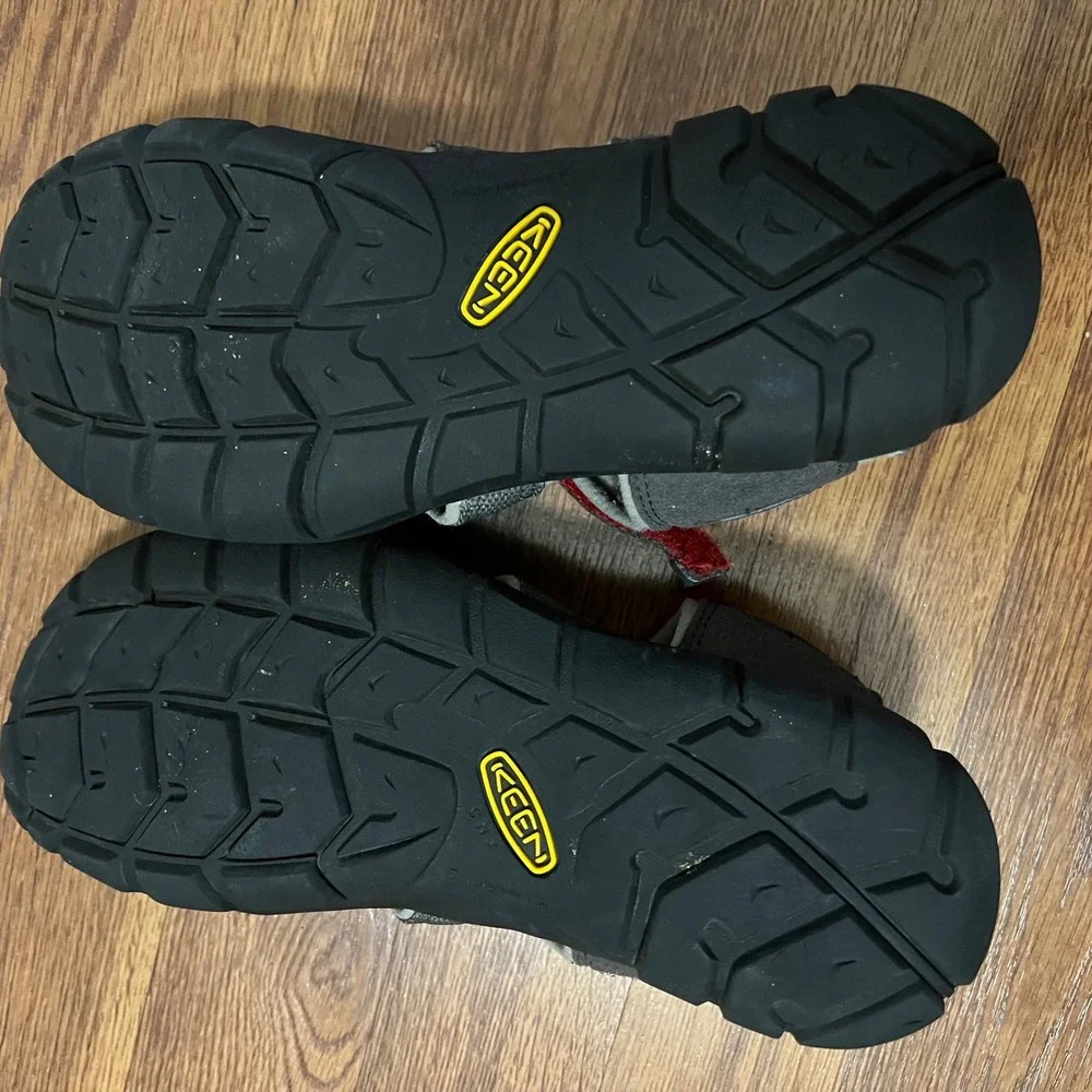 KEEN size 4‎ Kids Water Sandals Newport H2 Grey Red Washable Sport